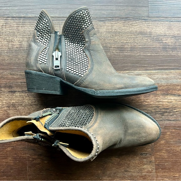 Circle G cowboy booties- like new! - Picture 1 of 3